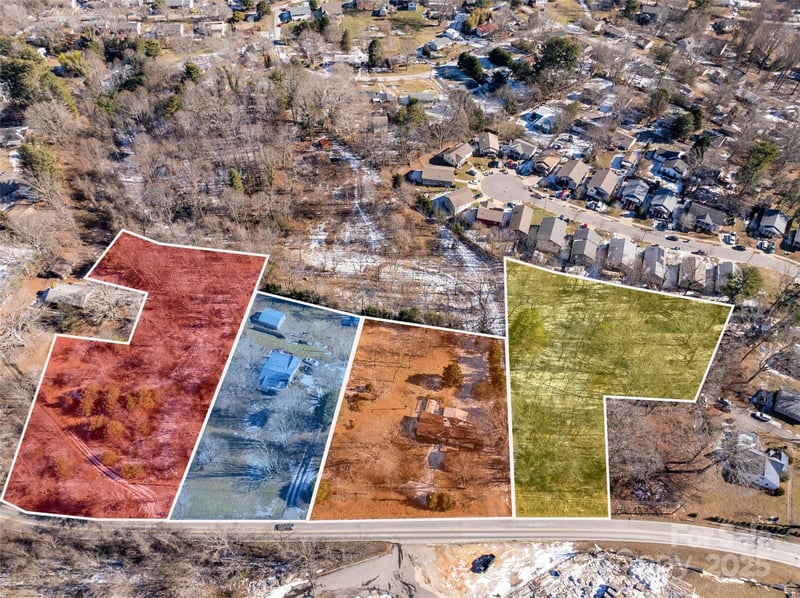 215 Bear Creek Rd, Asheville, NC 28806