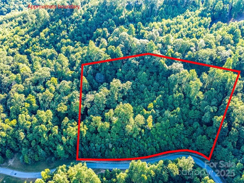 811 Grand Oaks Dr, Hendersonville, NC 28792
