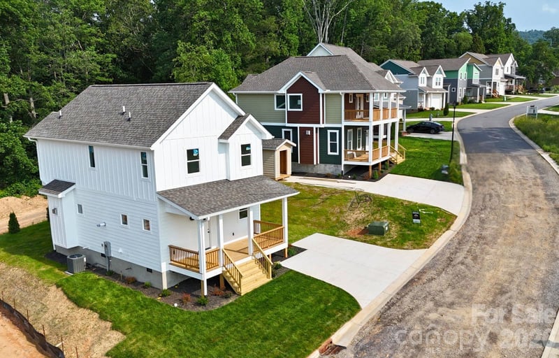 33 Loblolly Ln, Asheville, NC 28803