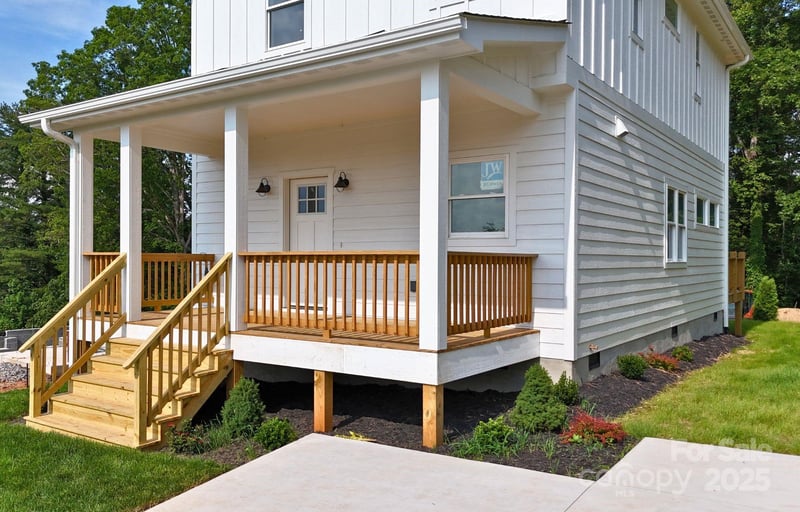 33 Loblolly Ln, Asheville, NC 28803