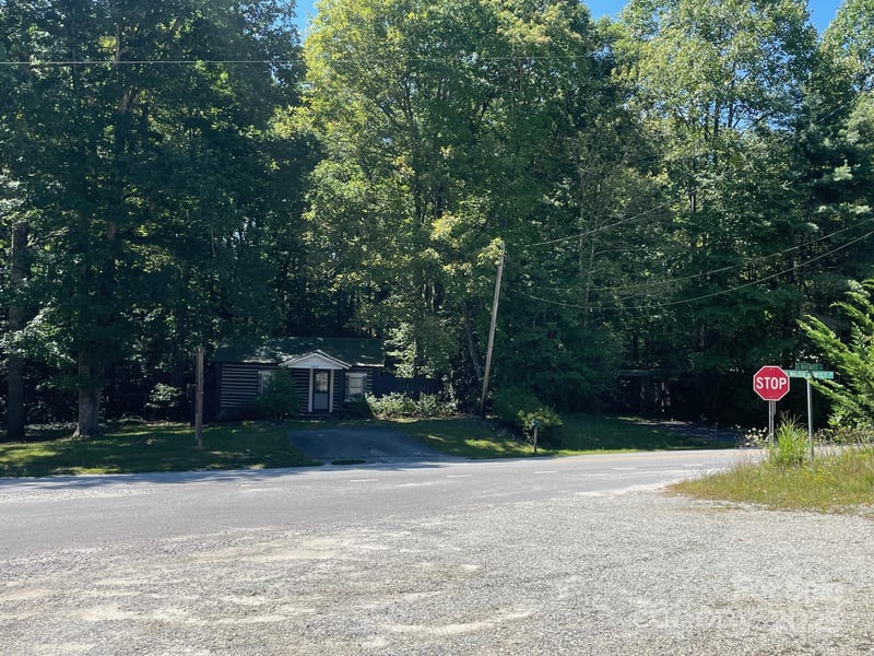 142 Whitewater Rd, Sapphire, NC 28774