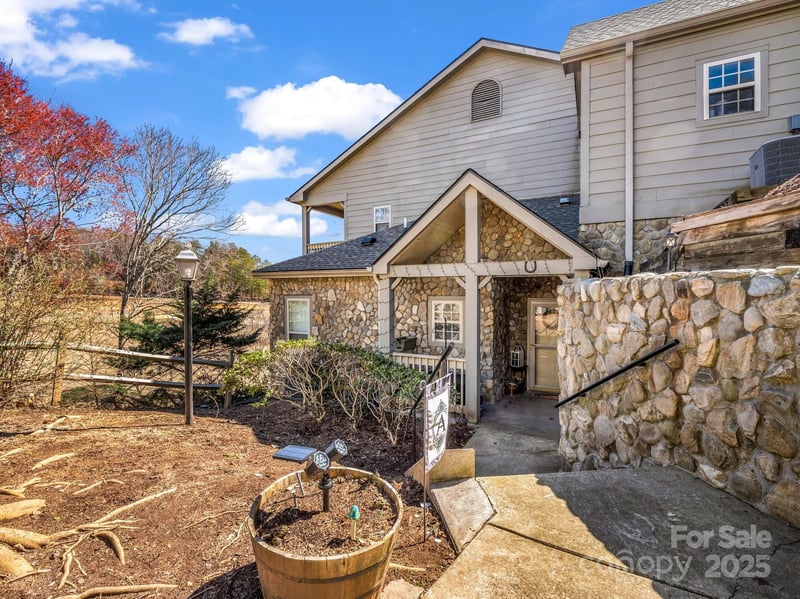 158 Stonecrest Ct, Lake Lure, NC 28746