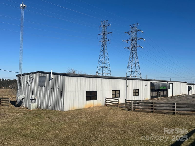 140 Water Tank Rd, Statesville, NC 28677