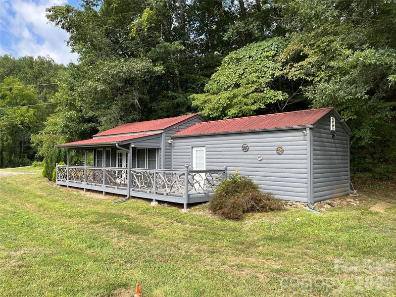 1961 Cane Creek Rd, Fletcher, NC 28732