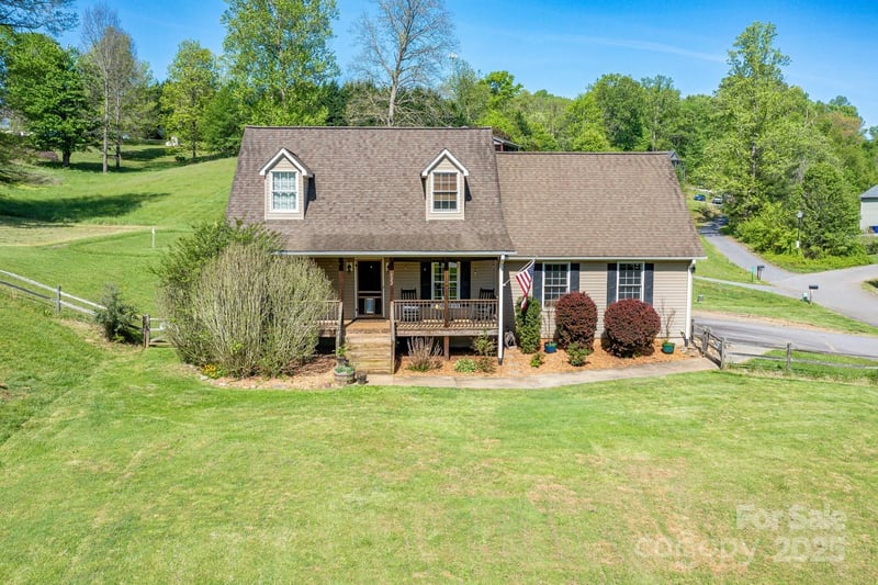 122 Ramsey Rd, Asheville, NC 28806