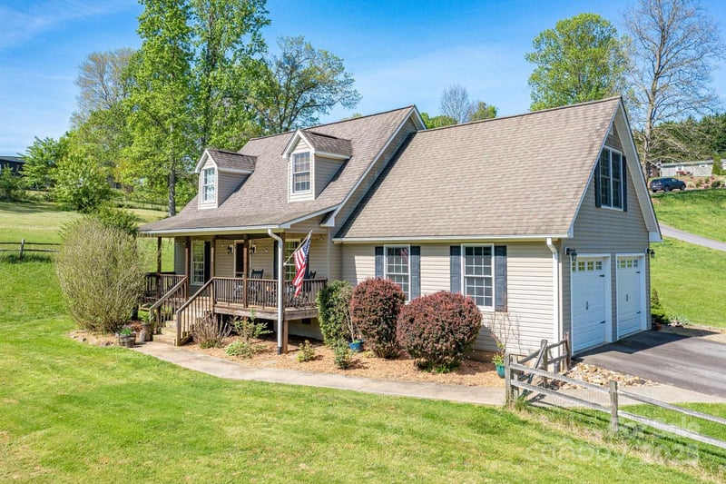 122 Ramsey Rd, Asheville, NC 28806