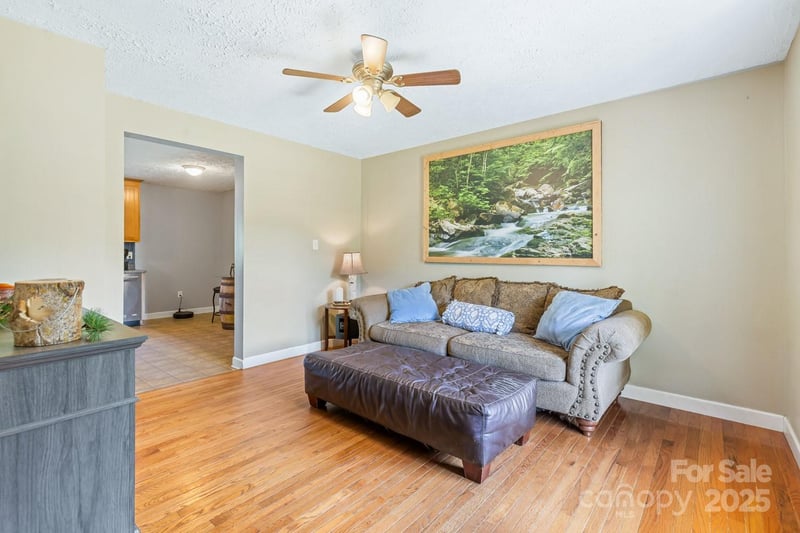 122 Ramsey Rd, Asheville, NC 28806