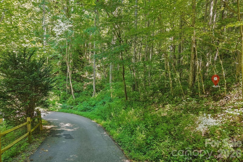 9999 Indian Falls Rd, Asheville, NC 28803