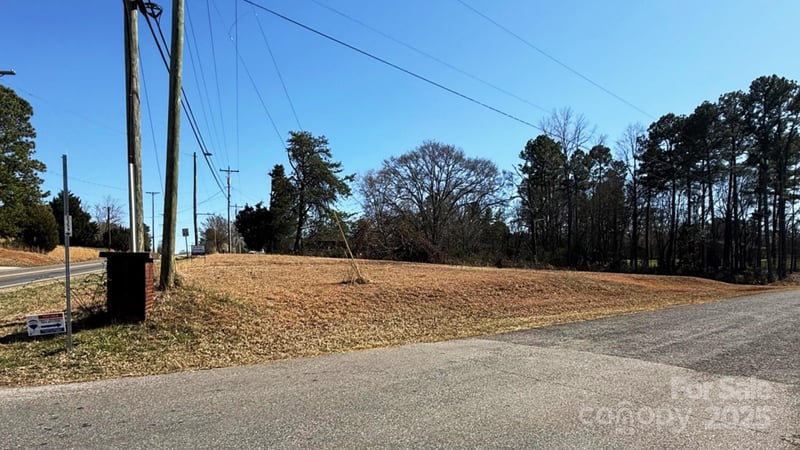 1302 Earl Rd, Shelby, NC 28152