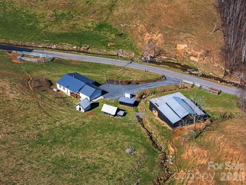 867 Indian Creek Rd, Burnsville, NC 28714