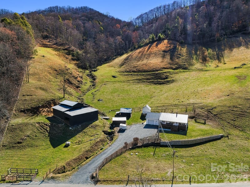 867 Indian Creek Rd, Burnsville, NC 28714