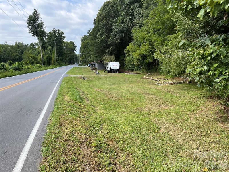 1961 Cane Creek Rd, Fletcher, NC 28732