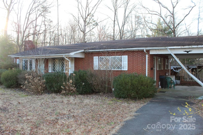 3240 Vashti Rd, Taylorsville, NC 28681