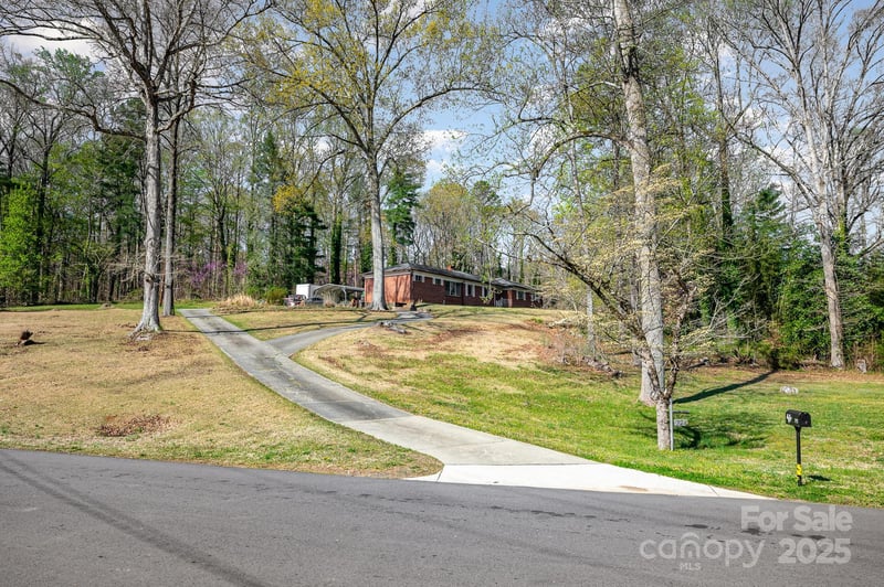 724 Rocky River Rd, Charlotte, NC 28213