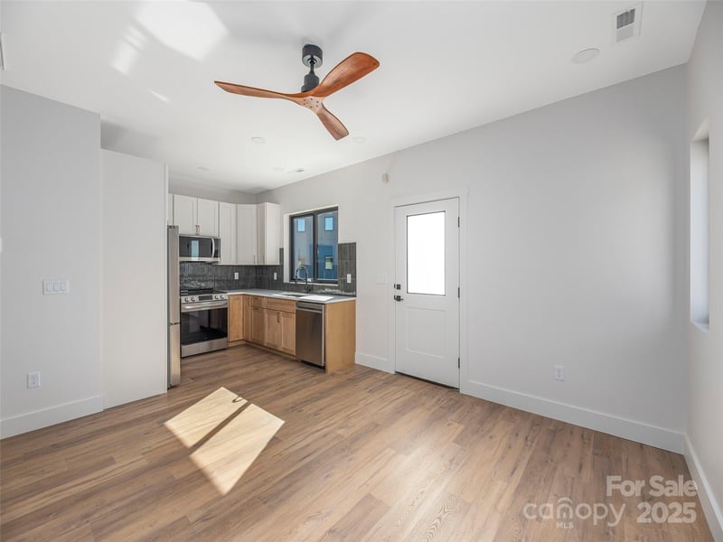 11 Leap Frog Pk, Waynesville, NC 28786