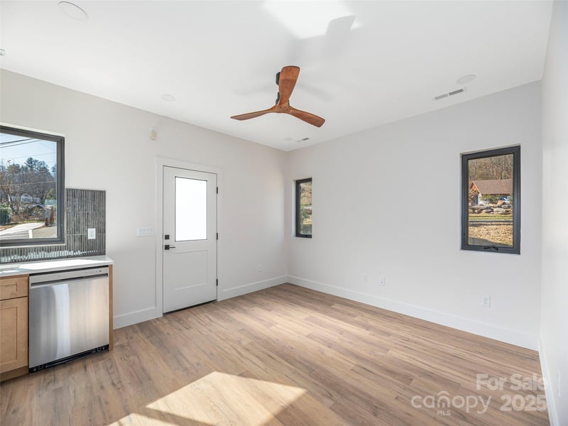 11 Leap Frog Pk, Waynesville, NC 28786