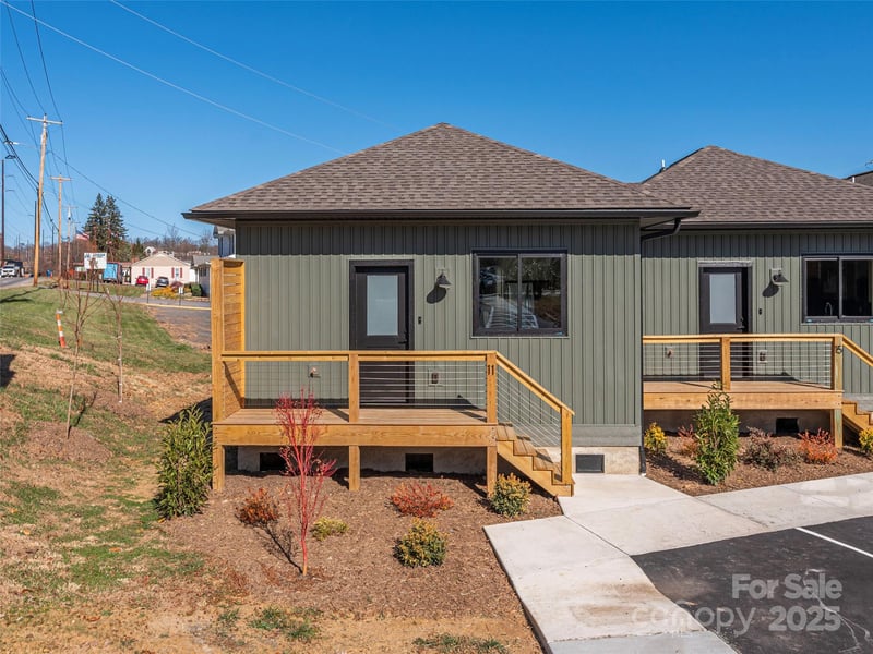 11 Leap Frog Pk, Waynesville, NC 28786