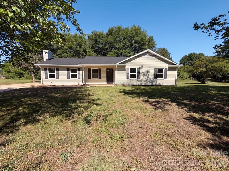 4700 Misty Hill Ln, Gastonia, NC 28056