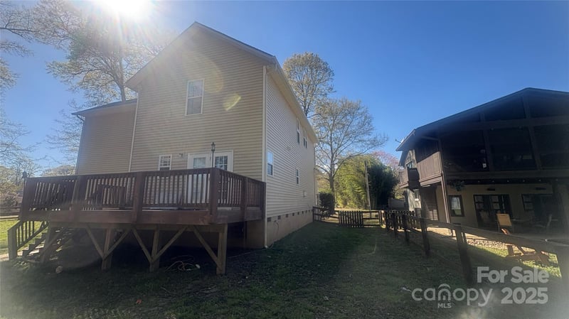 1134 Riverside Dr, Charlotte, NC 28214