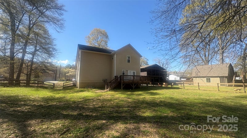 1134 Riverside Dr, Charlotte, NC 28214