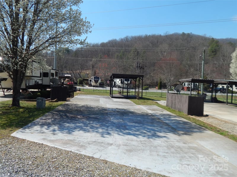 50 Timber Leaf Dr #8, Sylva, NC 28779