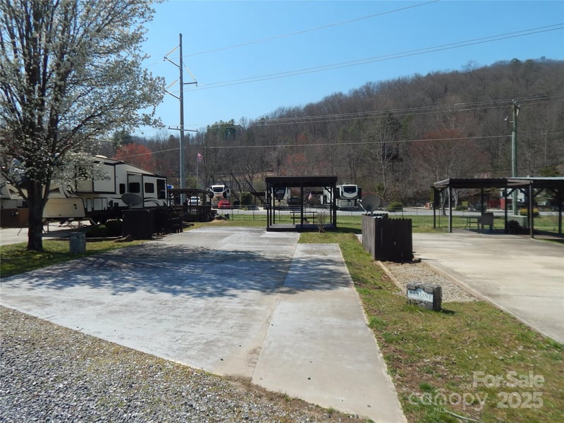 50 Timber Leaf Dr #8, Sylva, NC 28779