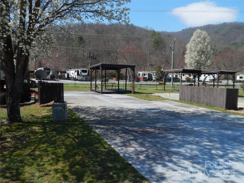 50 Timber Leaf Dr #8, Sylva, NC 28779