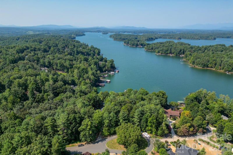 1600 Lillians Point Ct #33, Morganton, NC 28655