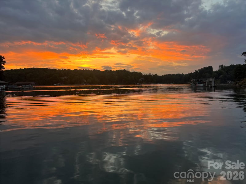 1600 Lillians Point Ct #33, Morganton, NC 28655