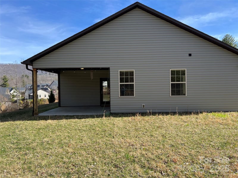 105 Water Leaf Dr, Weaverville, NC 28787