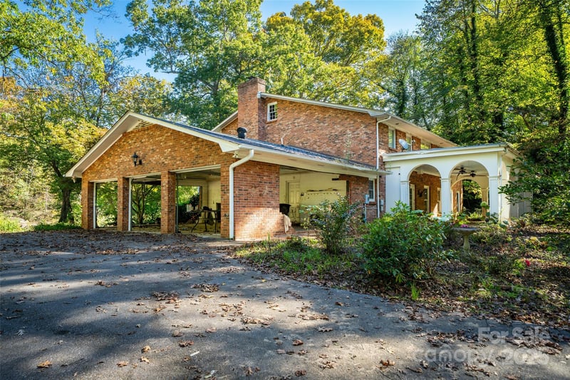 21 Riverbend Rd, Canton, NC 28716