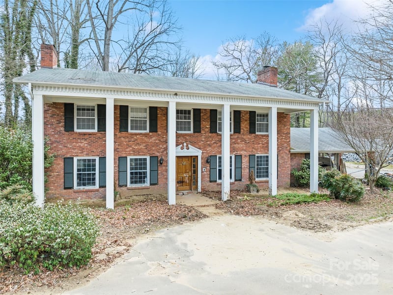 21 Riverbend Rd, Canton, NC 28716