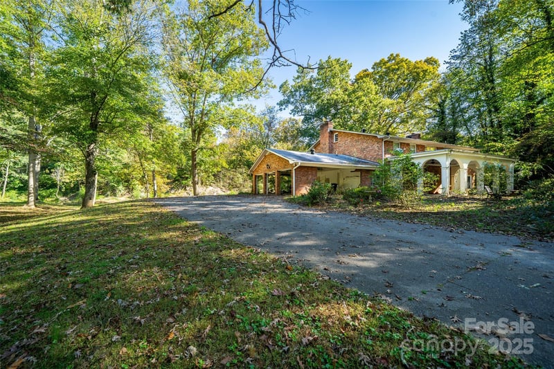 21 Riverbend Rd, Canton, NC 28716