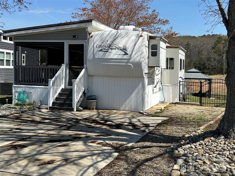 134 Putt Putt Ln, New London, NC 28127