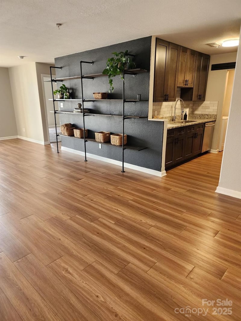6423 Town Hall Pl, Harrisburg, NC 28075
