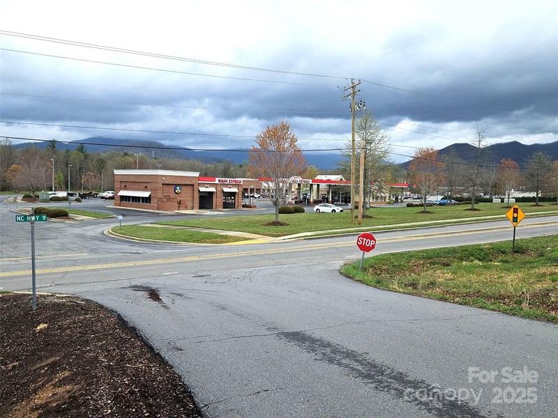 701 Nc 9 Hw, Black Mountain, NC 28711