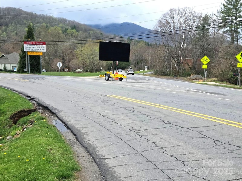 701 Nc 9 Hw, Black Mountain, NC 28711