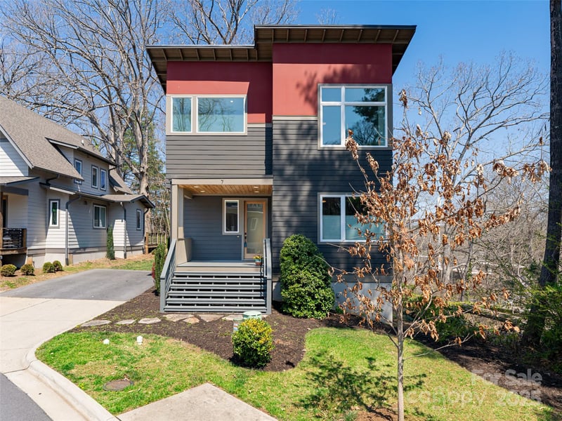 7 Mauricet Ln, Asheville, NC 28806