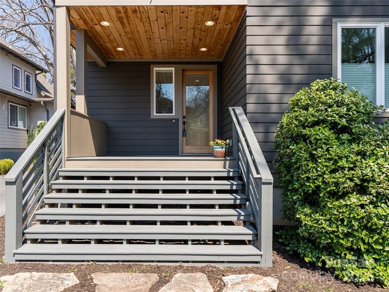7 Mauricet Ln, Asheville, NC 28806