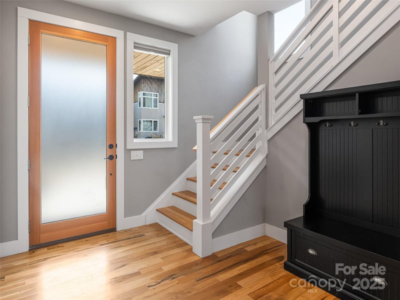 7 Mauricet Ln, Asheville, NC 28806