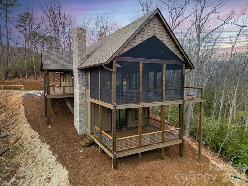371 Falls View Dr, Pisgah Forest, NC 28768