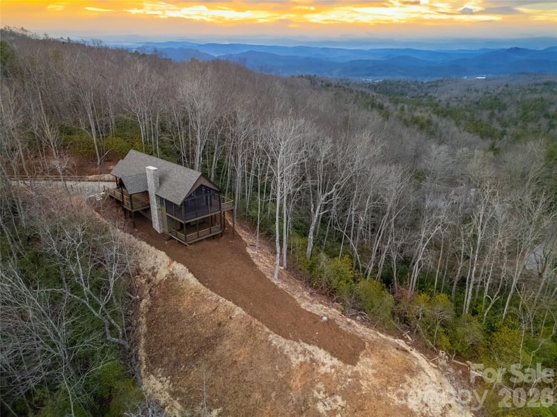 371 Falls View Dr, Pisgah Forest, NC 28768