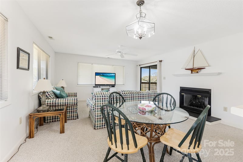 38 Bunker Ct, Caswell Beach, NC 28465