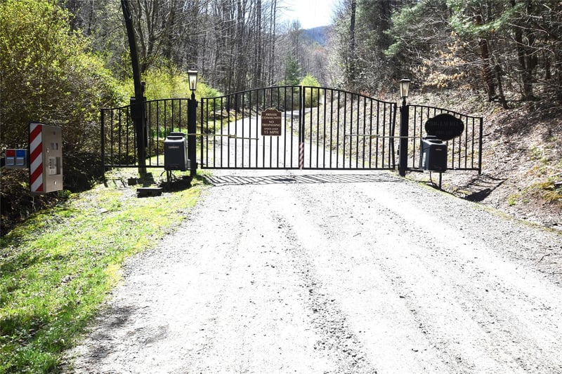 000 Big Laurel Rd #A-16 & A-17, Waynesville, NC 28785