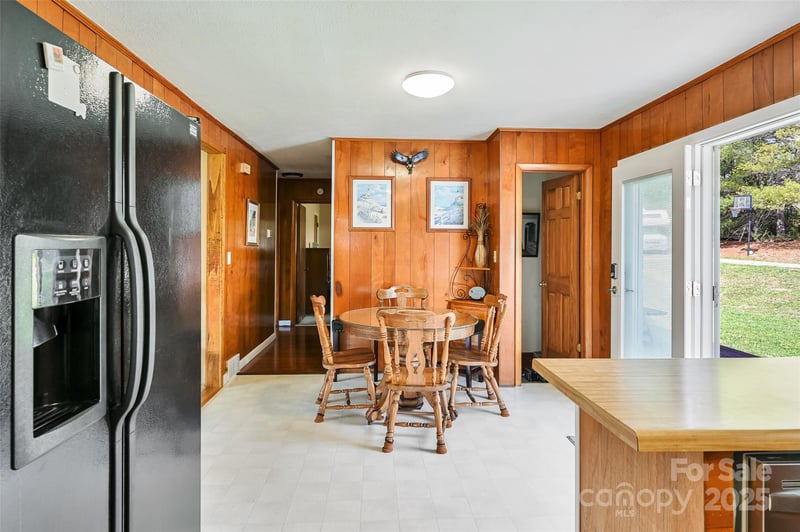 29 Delta Dr, Hendersonville, NC 28792
