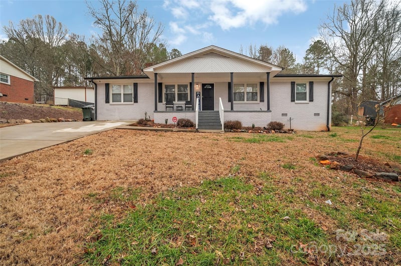140 Wandering Ln, Bessemer City, NC 28016
