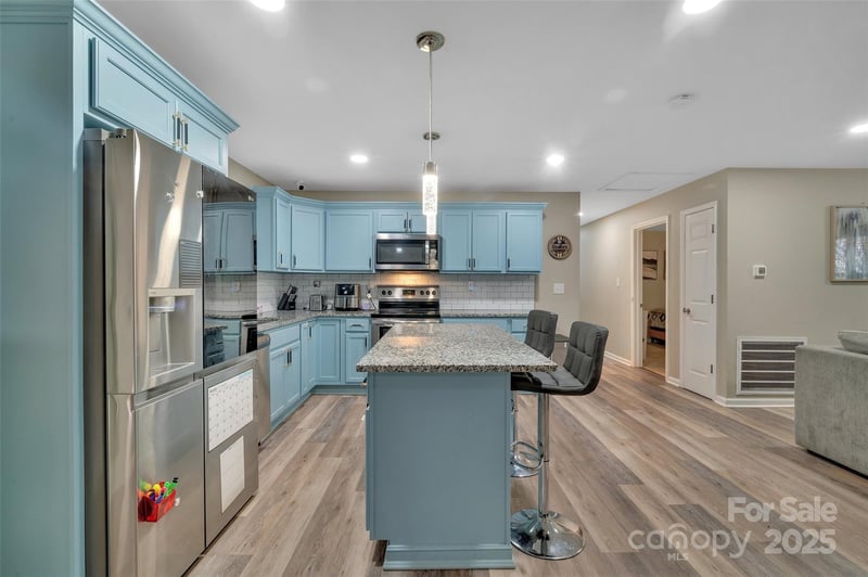 140 Wandering Ln, Bessemer City, NC 28016