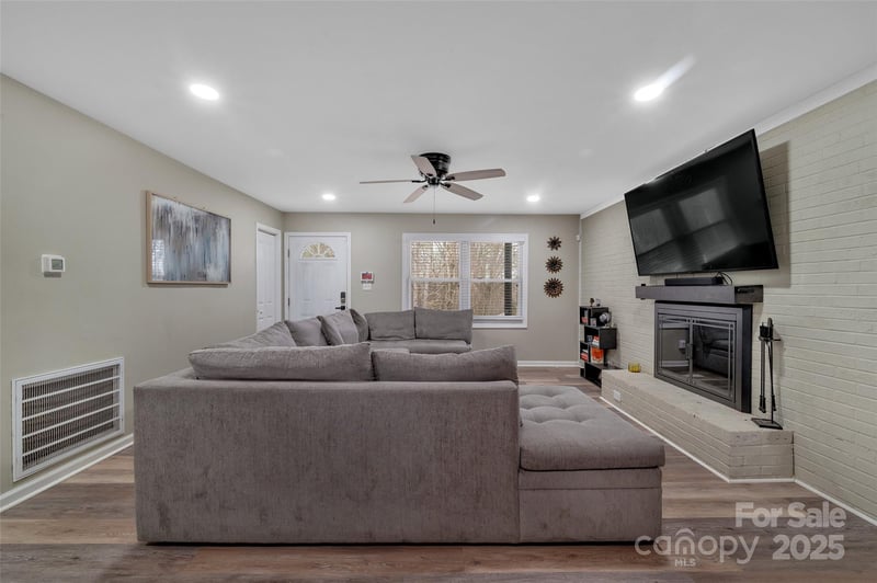 140 Wandering Ln, Bessemer City, NC 28016