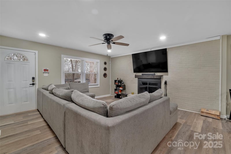 140 Wandering Ln, Bessemer City, NC 28016