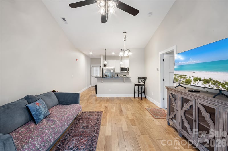 124 Foxden Dr #303, Fletcher, NC 28732